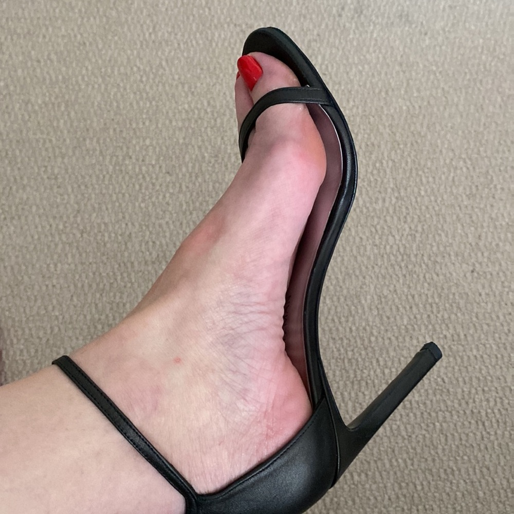 STUART WEITZMAN Nudistsong Ankle Strap Sandal - Picture 6 of 8